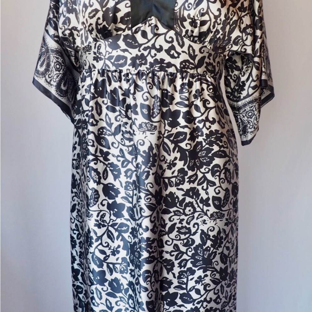 160$ NWT Donna Morgan 100% Silk  Kimono Dress Empire Waist Size 4/6
